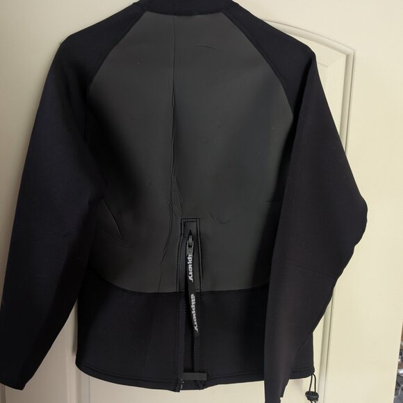 Slippery Rash Guard - Picture 3 of 3